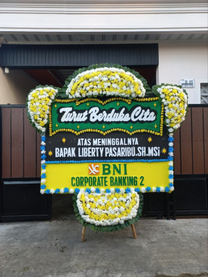 Papan Bunga Duka di Pantoloan Boya