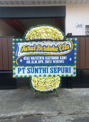 Papan Bunga Duka di Pantoloan Boya